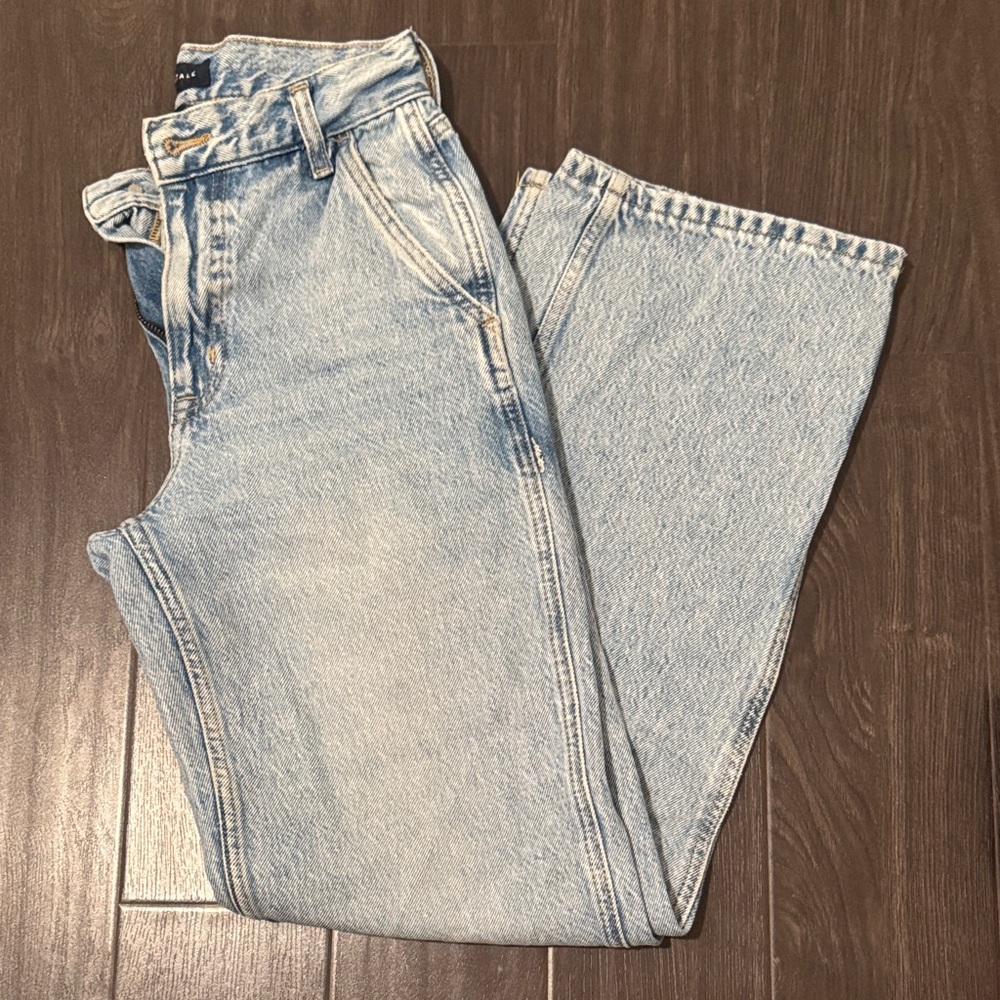 Aeropostale Women's Light Blue Straight Leg Jeans